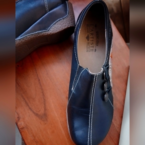 L'ARTISTE BY SPRING STEP - Picture 3 of 7